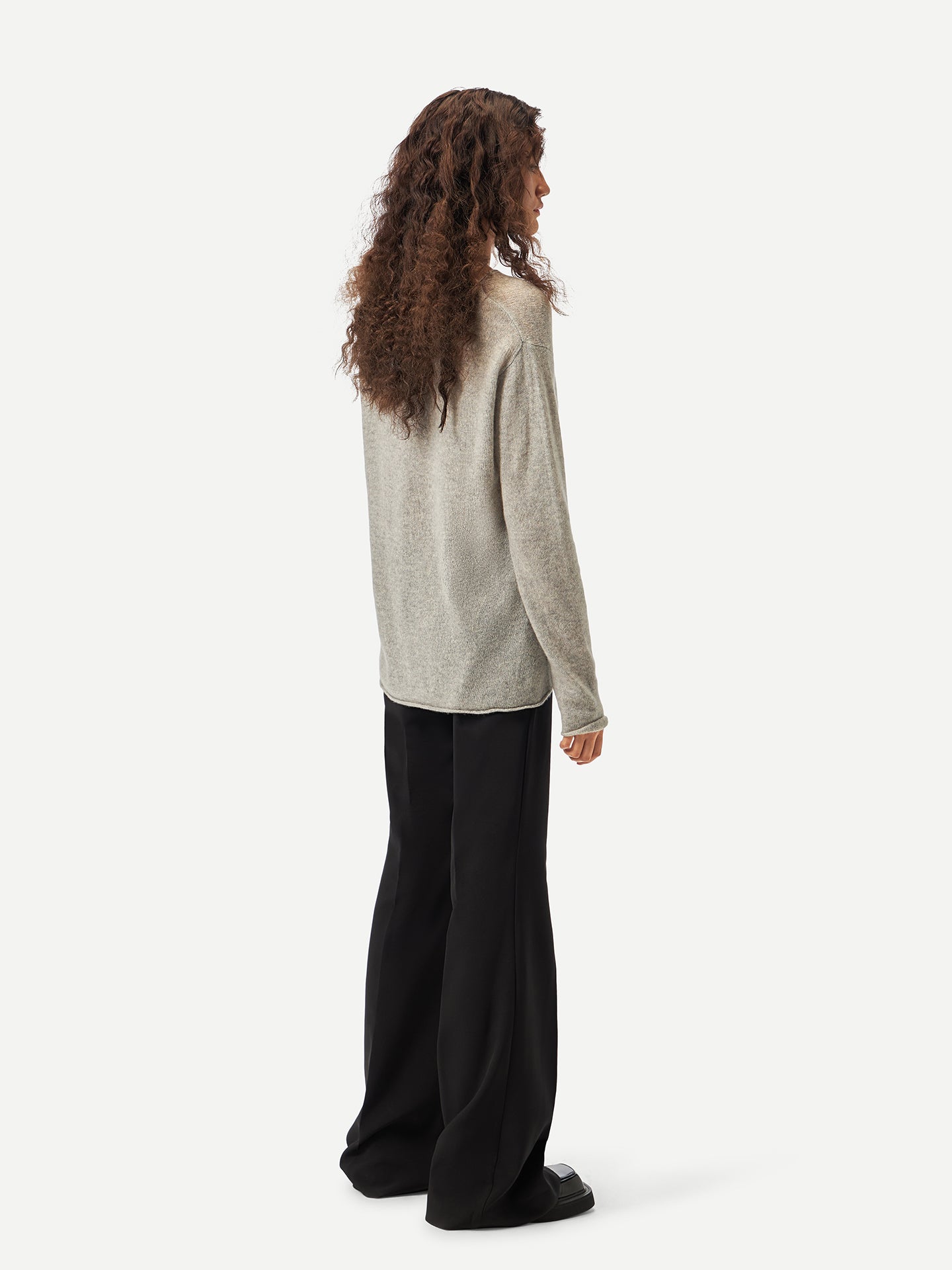 Leichter Kaschmirpullover mit Rundhalsausschnitt