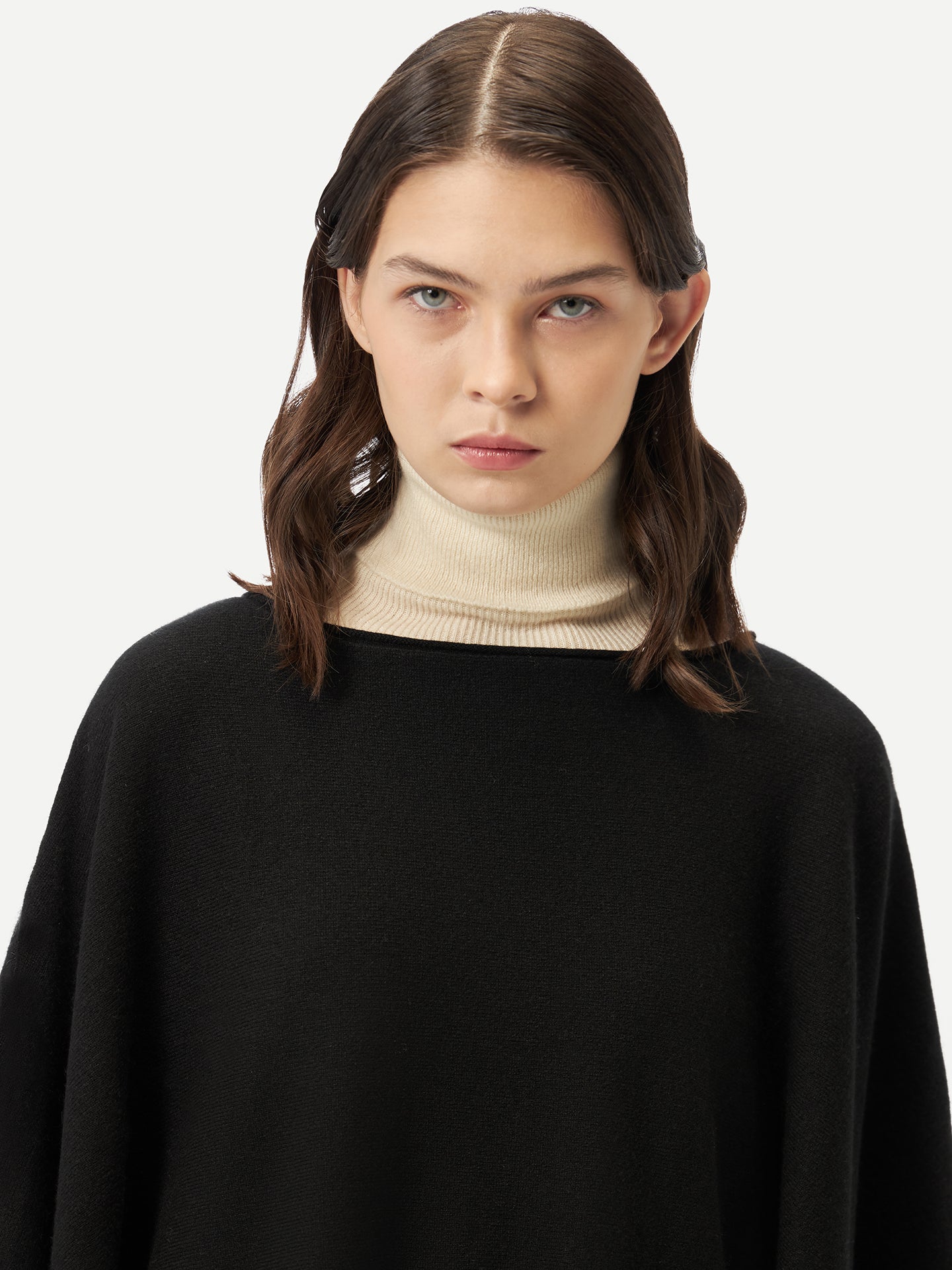 Kaschmir-Poncho mit U-Boot-Ausschnitt