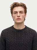 Kaschmir-Pullover mit Zopfmuster und Rundhalsausschnitt