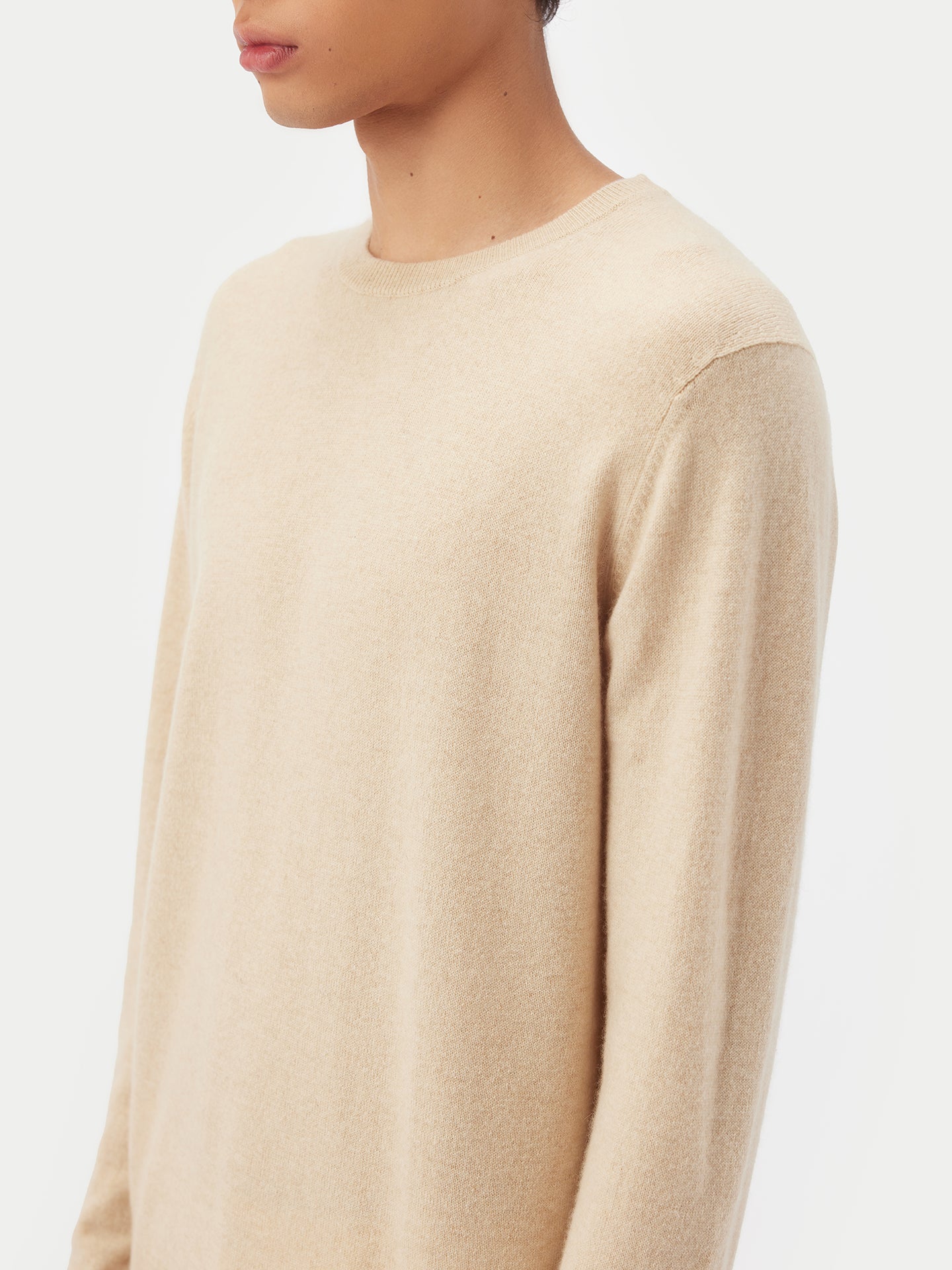 Naturfarbe Basic Kaschmirpullover mit R-Ausschnitt