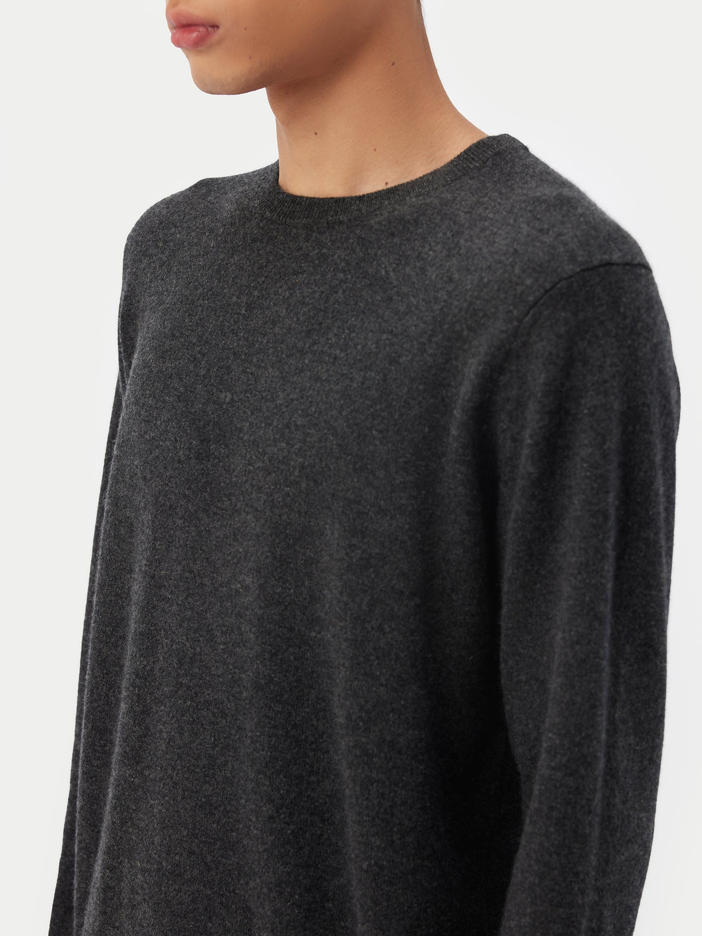Basic Kaschmirpullover mit R-Ausschnitt