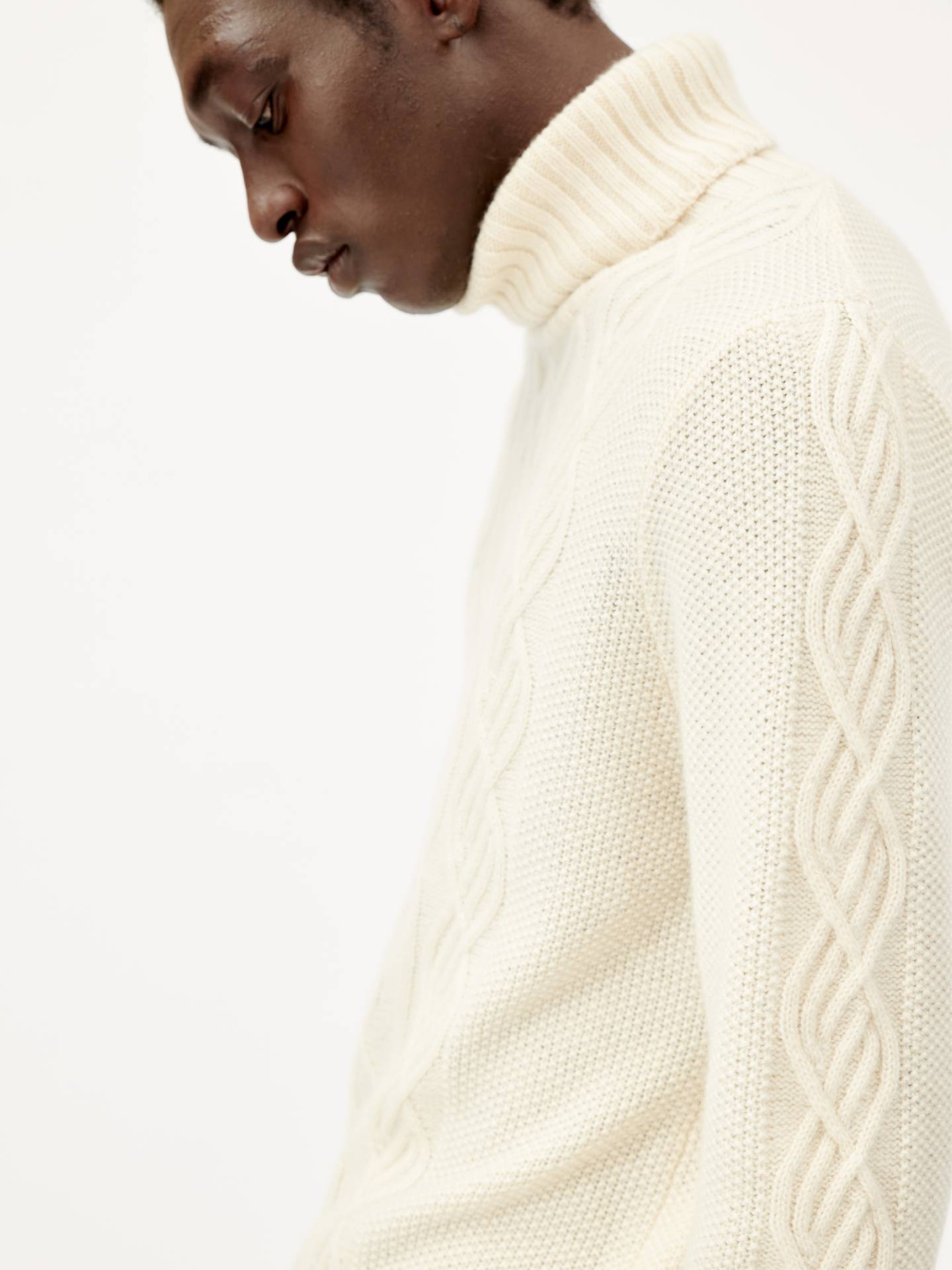 Herren T-Ausschnitt Mit Zopfmuster Aus Kaschmir Weiß - Gobi Cashmere