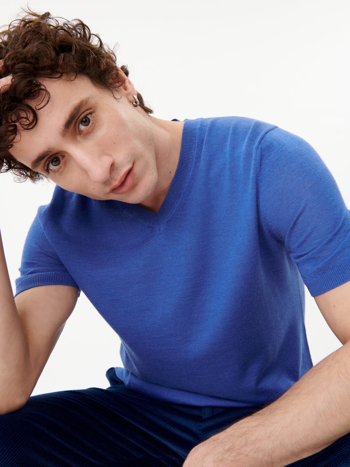 Herren Kaschmir-Seiden T-shirt mit V-Ausschnitt Nautical blue - Gobi Cashmere