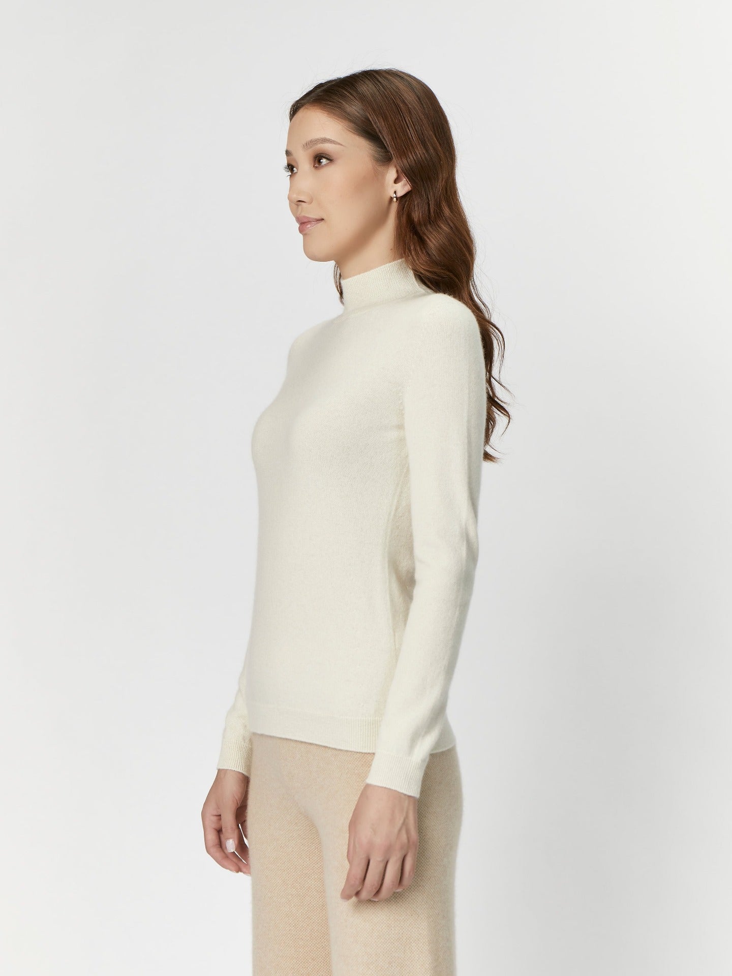 Women's Cashmere Stand-Up Collar Sweater off white- Gobi Cashmere