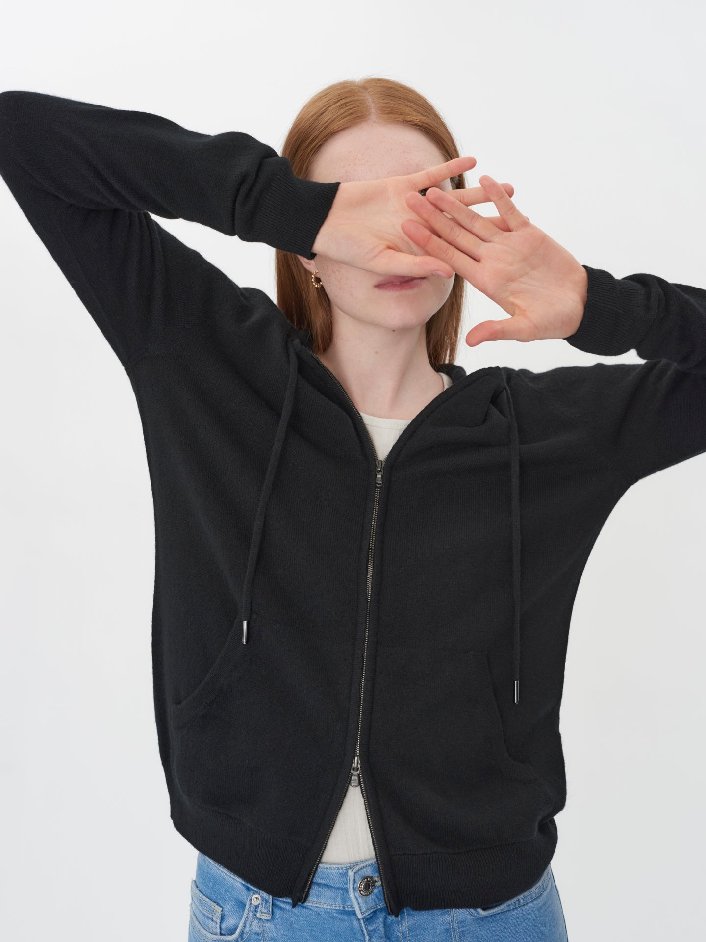 Damen Kaschmir Kapuzen-Strickjacke mit Reißverschluss Schwarz - Gobi Cashmere