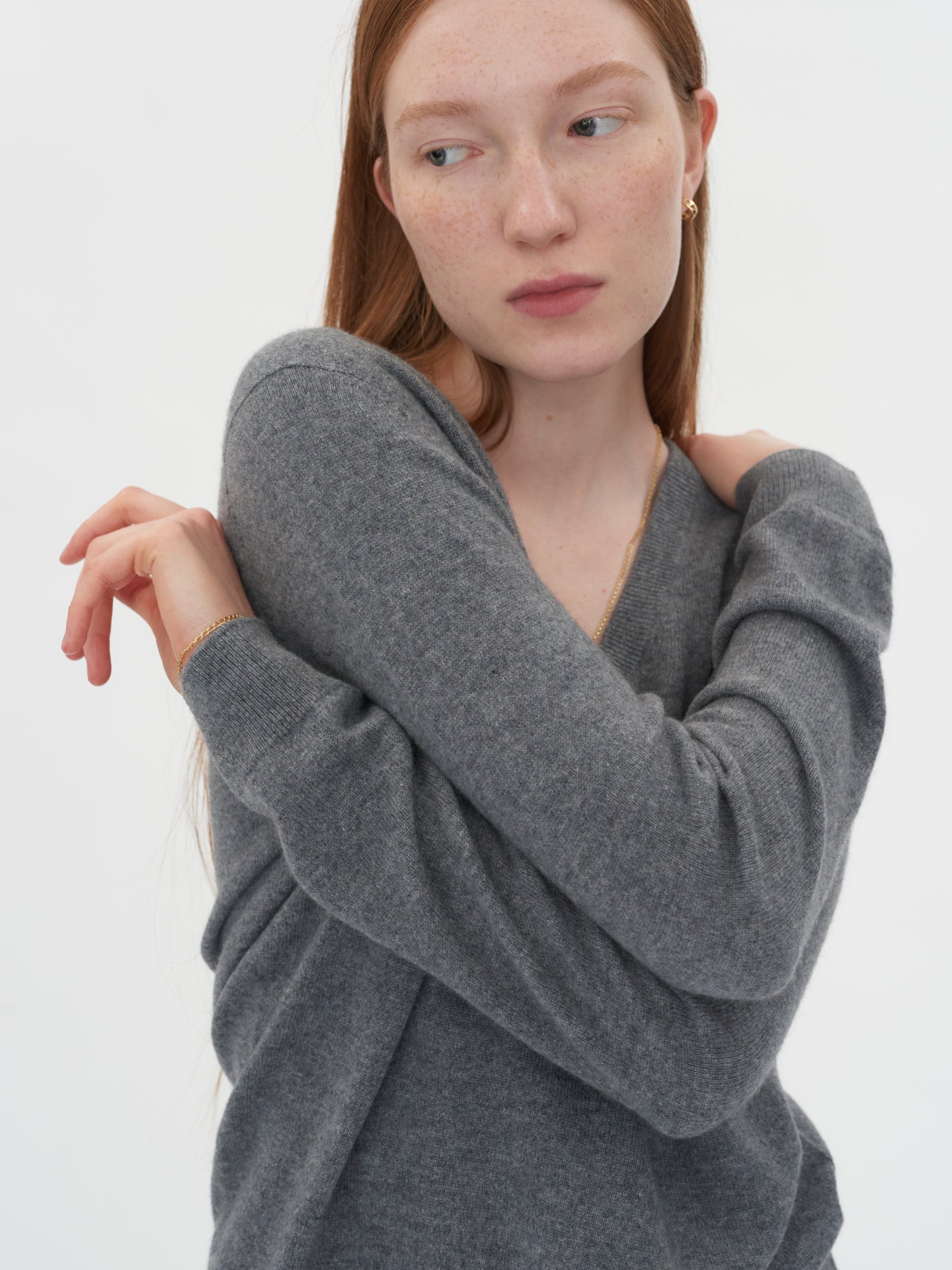 Damen Kaschmir Basic V-Ausschnitt Pullover Dunkelgrau - Gobi Cashmere