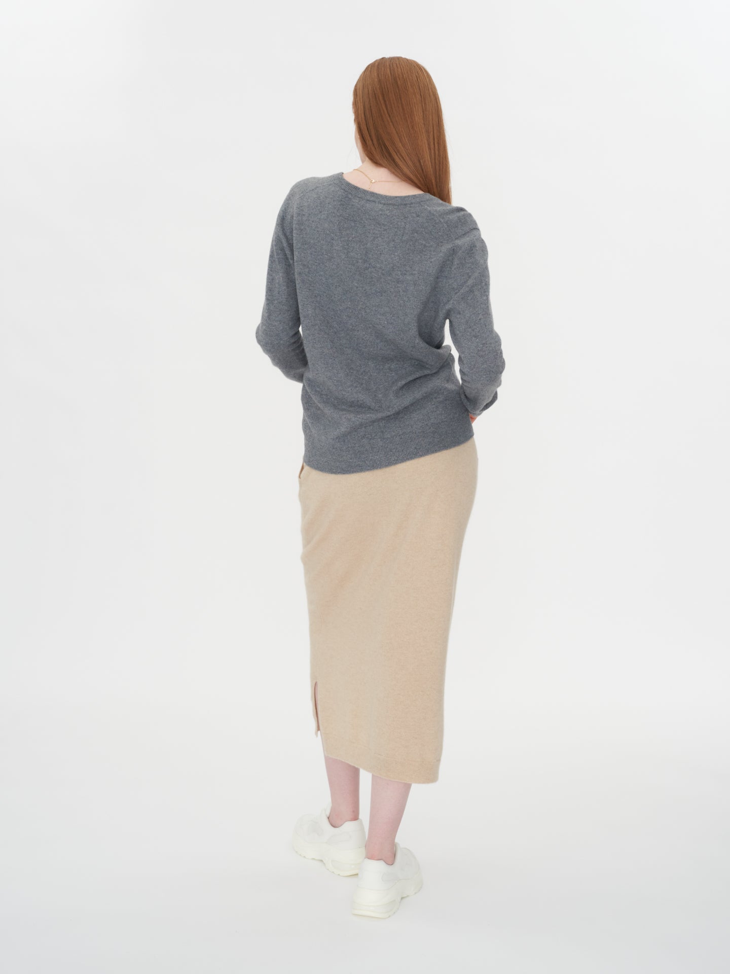 Damen Kaschmir Basic V-Ausschnitt Pullover Dunkelgrau - Gobi Cashmere