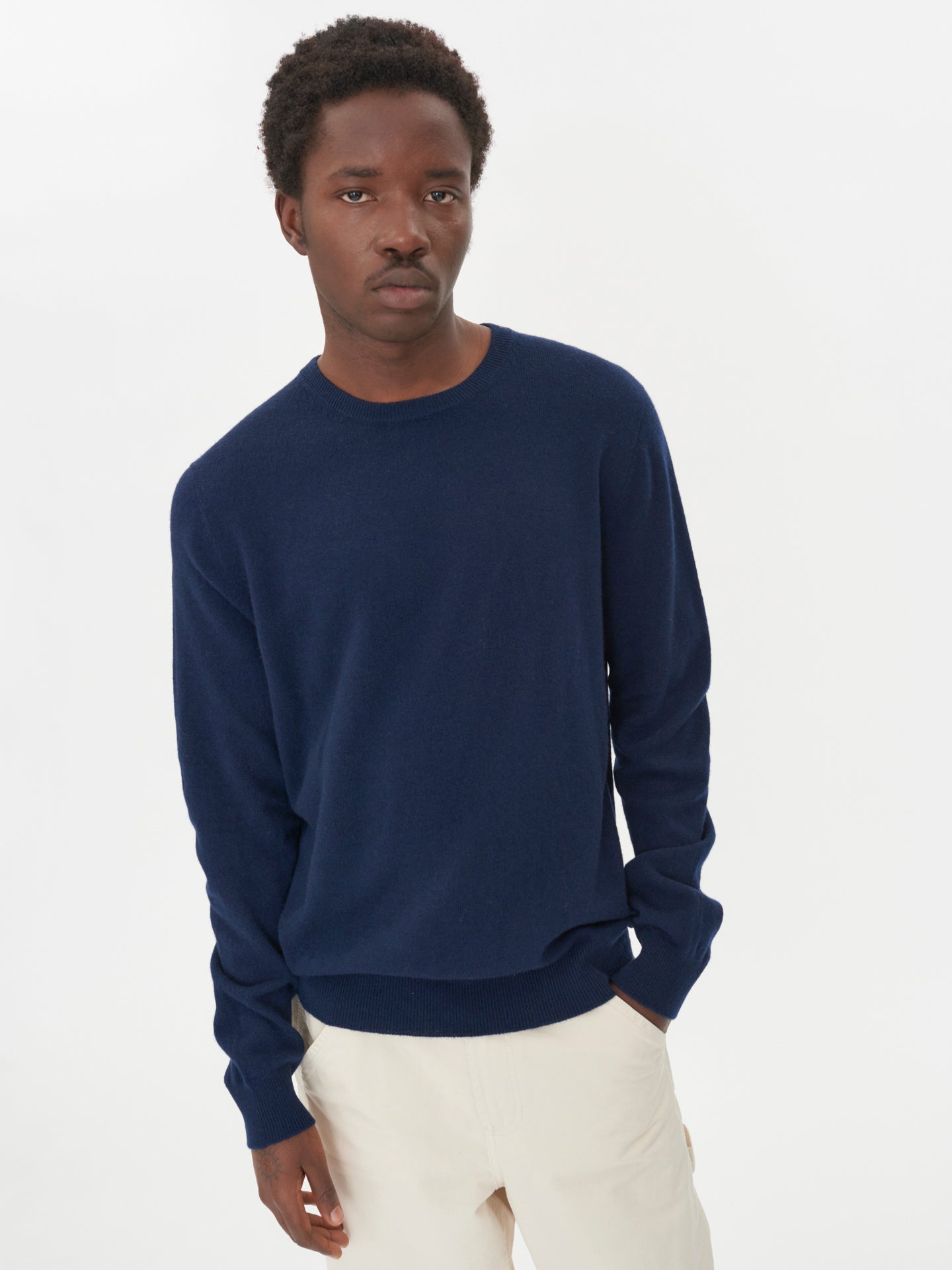 Herren Kaschmir Basic R-Ausschnitt Pullover Marineblau - Gobi Cashmere