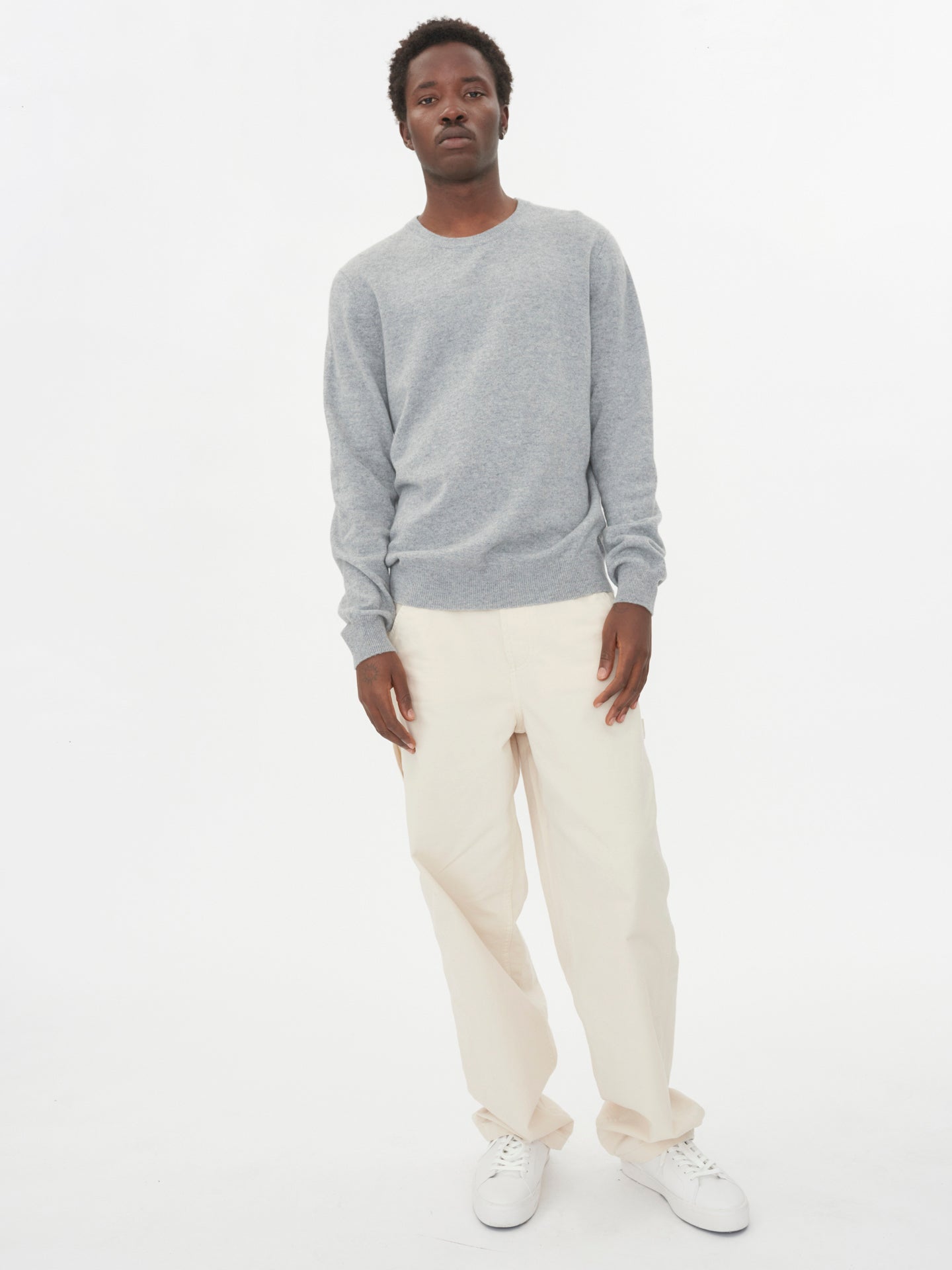 Herren Kaschmir Basic R-Ausschnitt Pullover Hellgrau - Gobi Cashmere