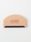 Kaschmir Kamm aus Holz in der Farbe Schaffell mit eingraviertem GOBI-Logo und feinem Gitter, Vorderansicht