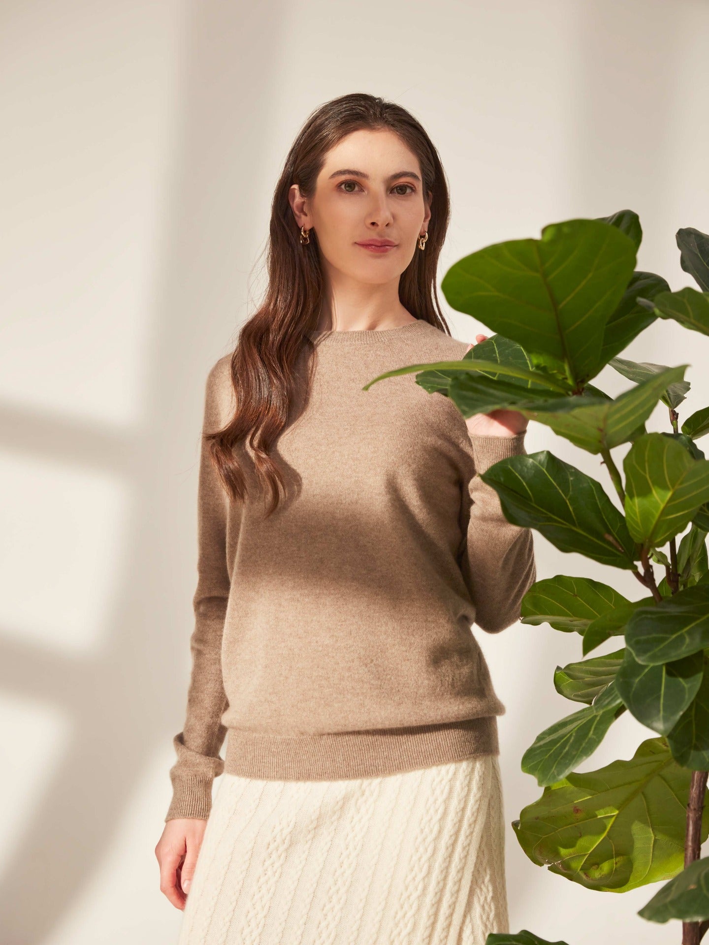Damen Kaschmir Basic R-Ausschnitt Pullover Taupe - Gobi Cashmere